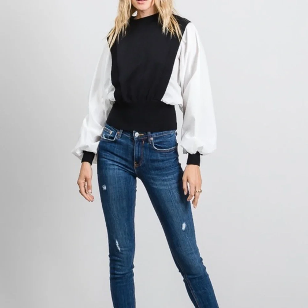 White Ballon Sleeves Top w/Vest - Picture 3 of 5